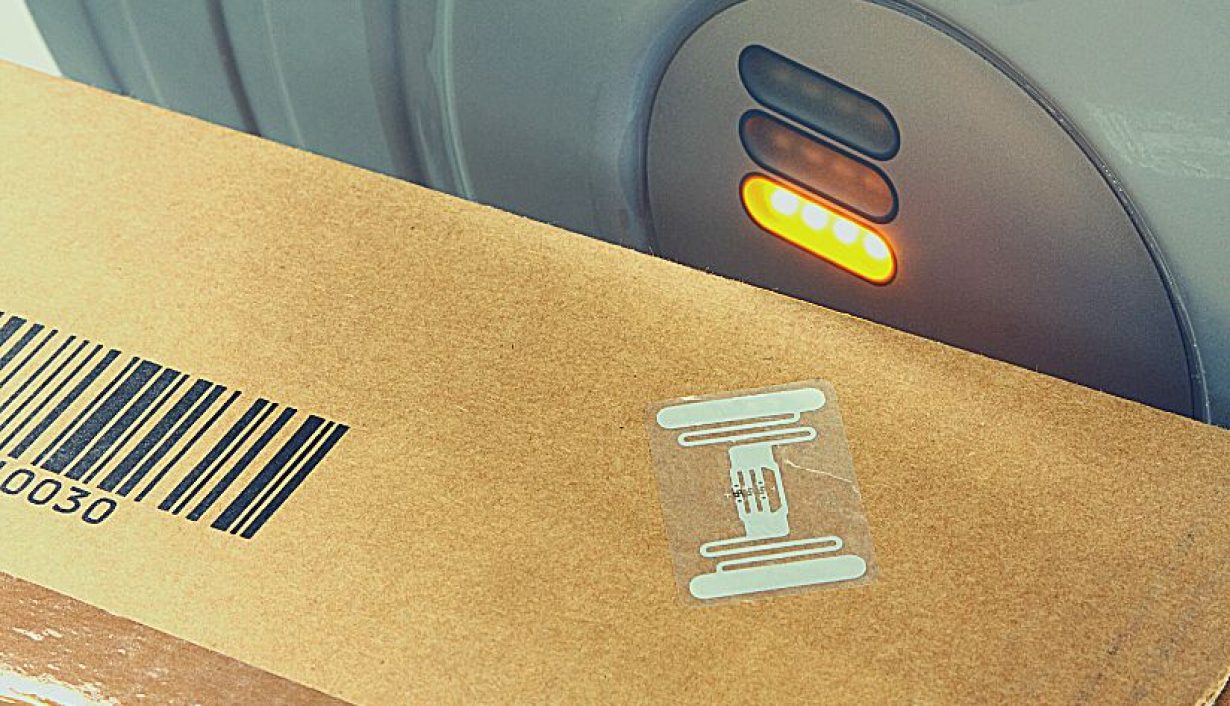 Sahteciliğe Karşı Koruma Gelişmesi: RFID, Lüks Ürünlerin Orijinalliğini Doğrulamayı Daha Basit ve Güvenilir Hale Getiriyor
