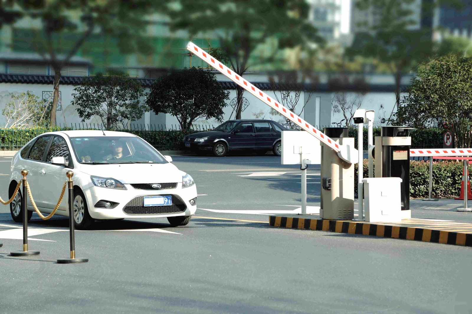 UHF RFID Teknolojisi Neden Katılım Yönetimi ve Araç Erişim Kontrolünü Dönüştürüyor?